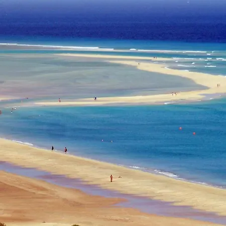 Esquinzo Residenzial Διαμέρισμα